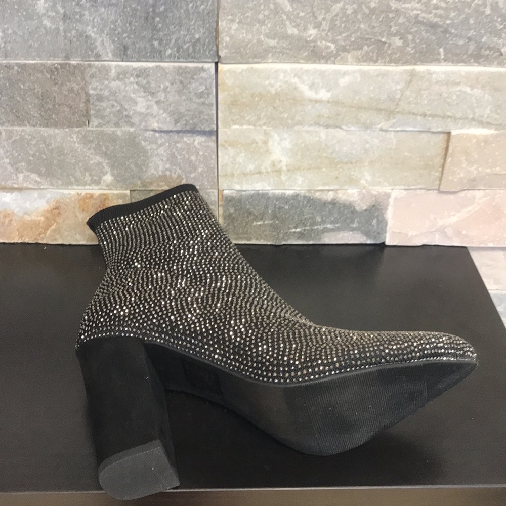 🎁 Material Girl Women's Baybe Sock Booties - Picture 6 of 7